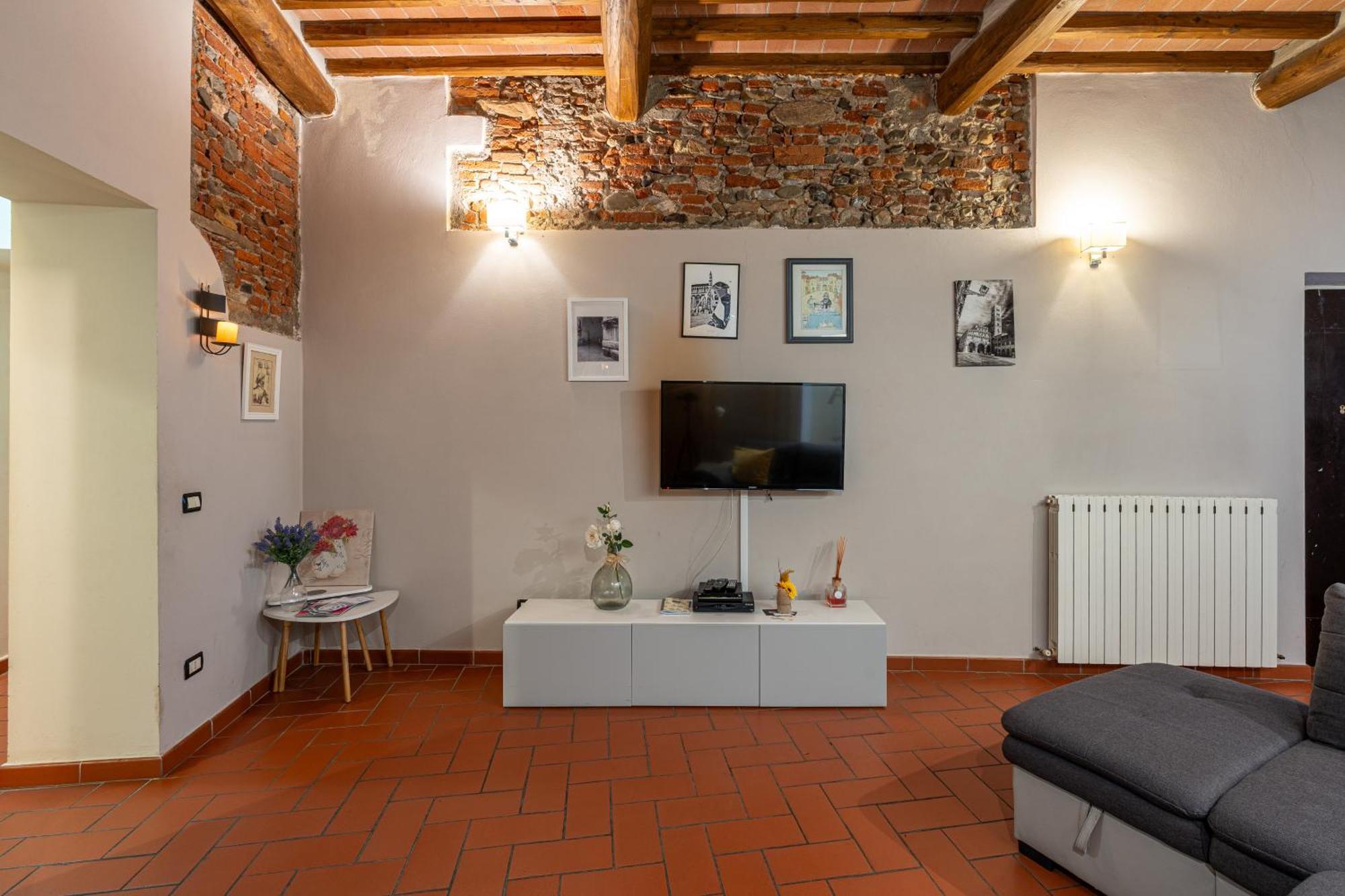 Apartment Anfiteatro Лука Екстериор снимка